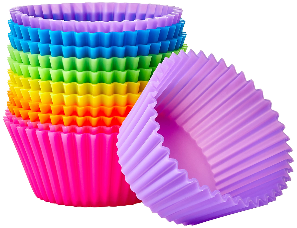 Games like Wingspan or Quacks of Quedlinburg come with piles of tokens that can clutter the table. Silicone baking cups (or mini tart molds) are an affordable, durable solution:
Why they work: They’re cheap (often under $10 for a set), reusable, and come in various sizes and colors to match your game’s theme.
How to use: Assign cups for resources like gems in Splendor or food in Wingspan. Their flexibility makes them easy to pass around and store.