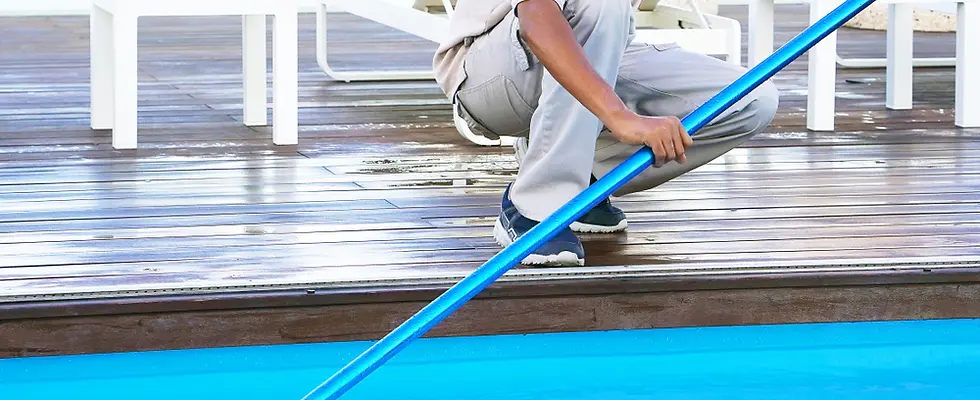 pool cleaner person.webp