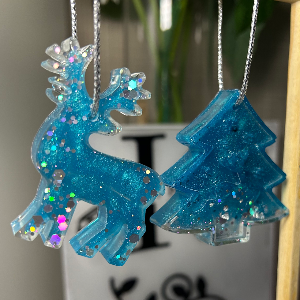 Miniature : Le lot de 4 Suspensions de Noel en resine epoxy