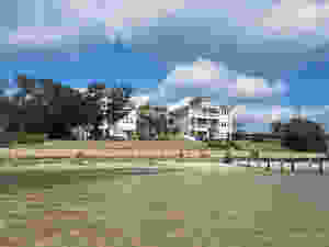 The Searhorse Retreat & Palm Breeze Beach House on the Santa Rosa Sound