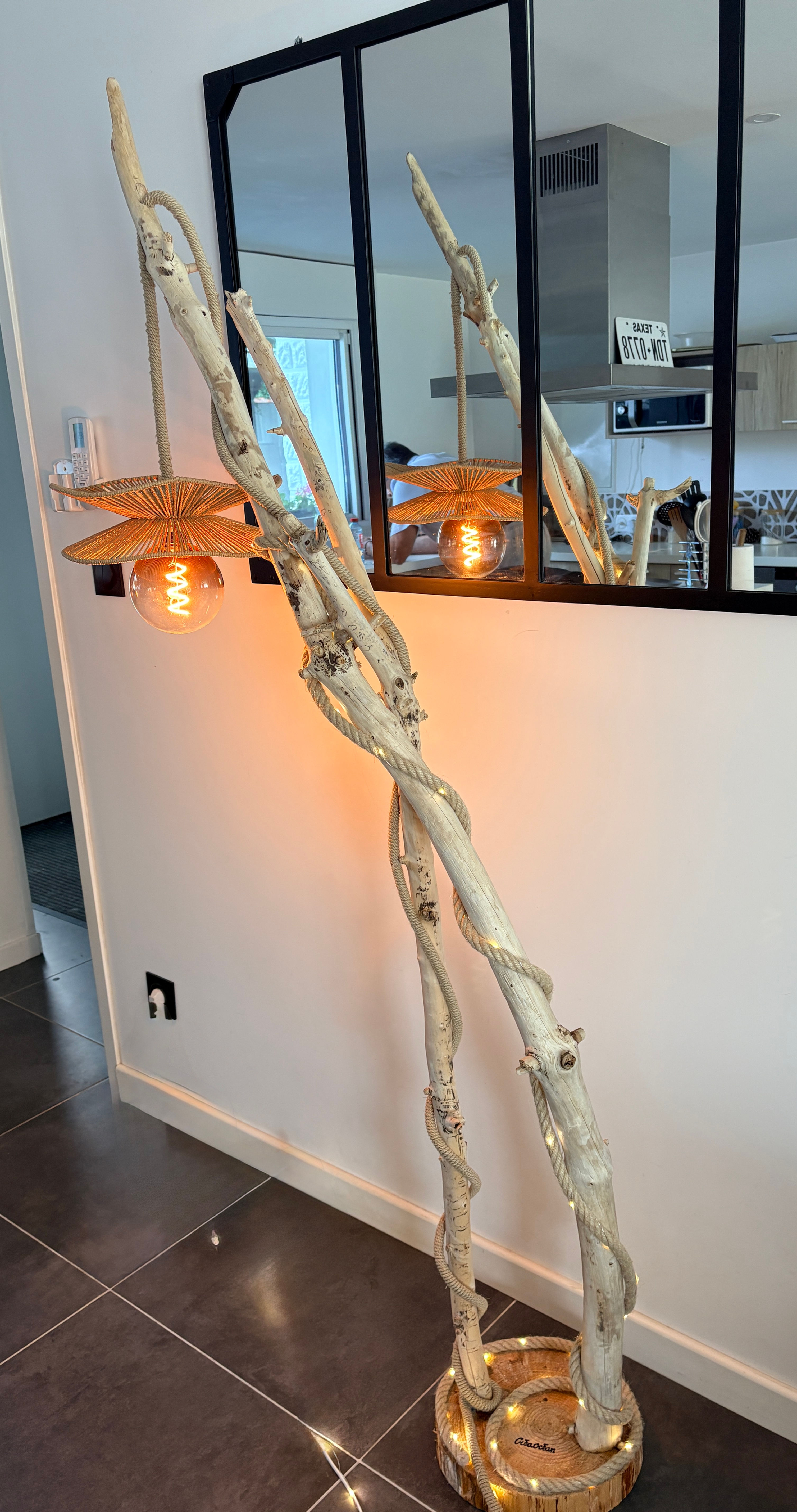 Grande lampe en bois flotté