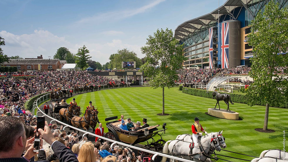 The Royal Procesison arrives at Royal Ascot by carriage