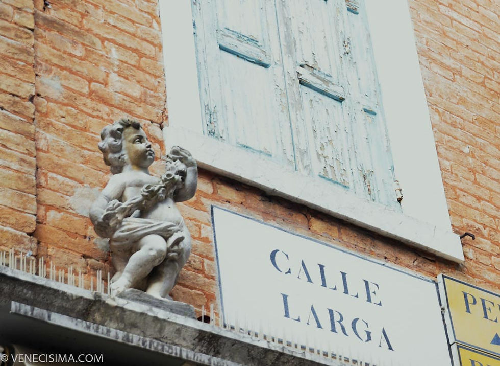 ANGELES CAUTIVOS Y SOMBRAS DE BARBACANI: LA CALLE LARGA A SAN TOMÀ