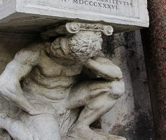 EL GOBBO DE RIALTO: UNA ESTATUA MUY BESADA Y NO POR AMOR