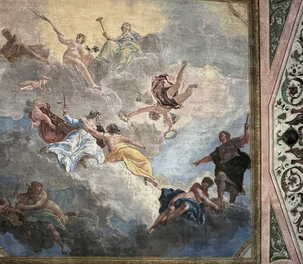 Frescos en los techos del palacio