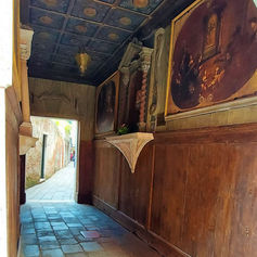 NO PISAR LA PIEDRA DE LA PESTE EN EL SOTOPORTEGO DI CORTE NOVA