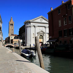 COMO INDIANA JONES EN EL CAMPO DE SAN BARNABA