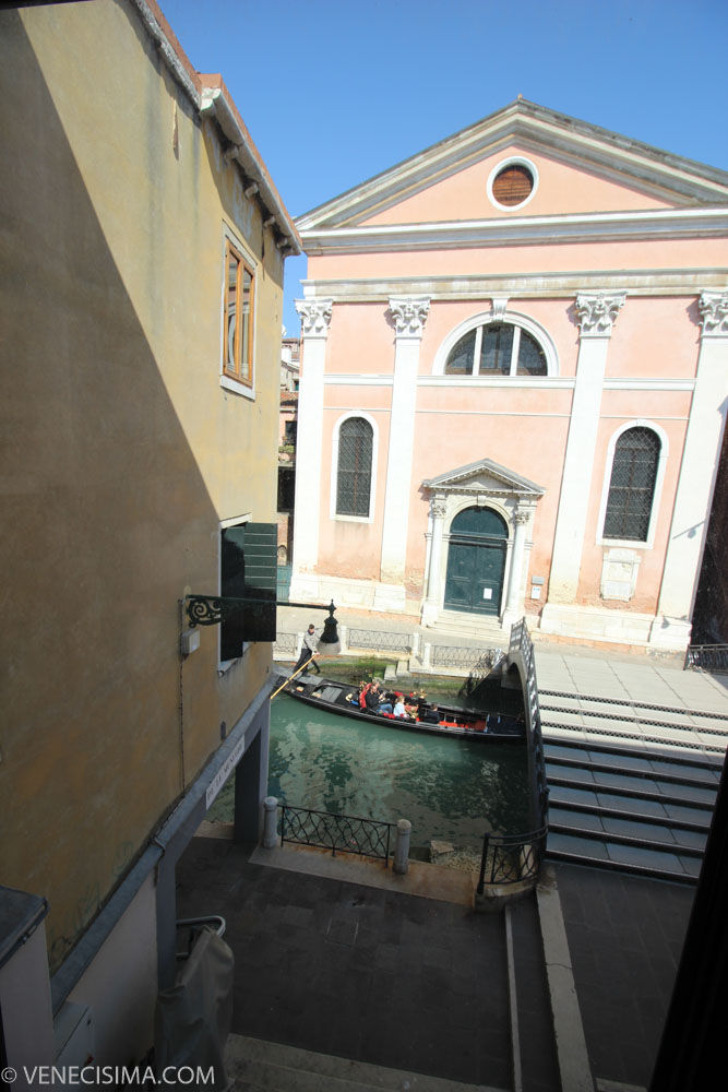 Iglesia de San Luca y el fluir de góndolas