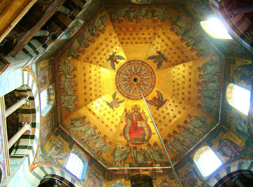 Catedral de Aquisgran. Lokilech, CC BY-SA 3.0 <http://creativecommons.org/licenses/by-sa/3.0/>, via Wikimedia Commons