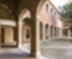 Claustro en el interior de la Biblioteca di Castello
