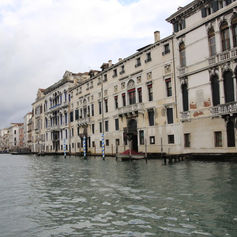 ACAPARANDO LAS VISTAS AL GRAN CANAL POR LOS MOCENIGO…