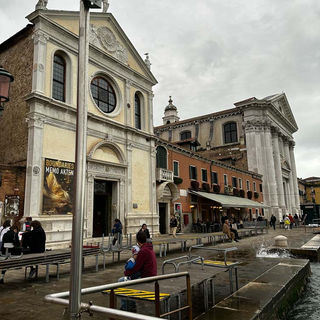 VAMOS A LA VISITAZIONE: UN CLAUSTRO RENACENTISTA