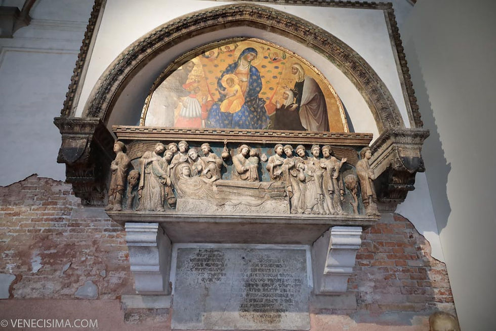 La luneta de Paolo Veneziano sobre la tumba del dux Francesco Dandolo (Basílica dei Frari)