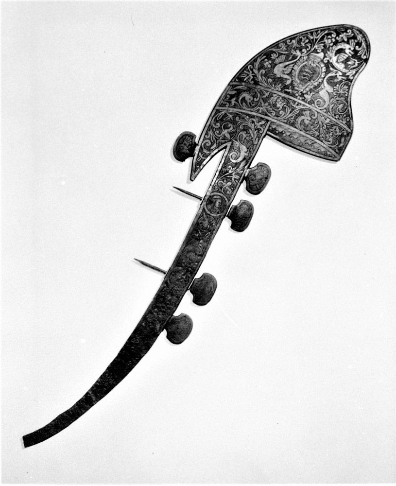 Las cabezas de los clavos, que luego pasaron a ser dientes decorativos (Metropolitan Museum of Art, Nueva York)