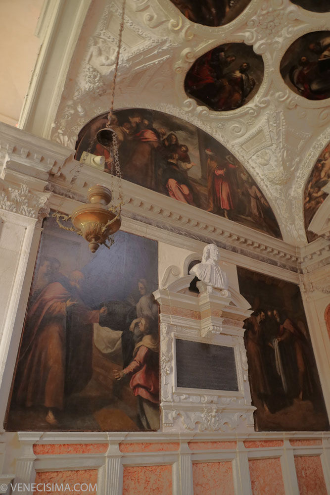 Escenas en la capilla de San Saba y el busto de Tiepolo