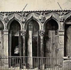 LOS VENTANALES DE LOS 4 EVANGELISTAS EN EL PALACIO AGNUSDIO