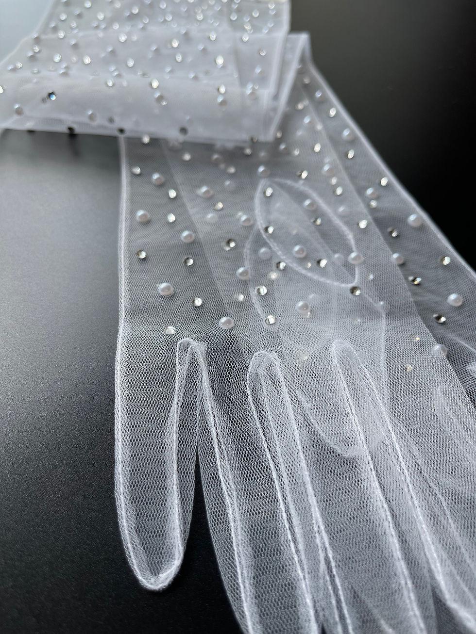 Miniatura: Długie białe rękawiczki z dekoracją