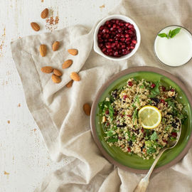 SEBZELİ NARLI KİNOA SALATASI