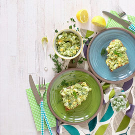 YUMURTALI AVOKADOLU SALATA