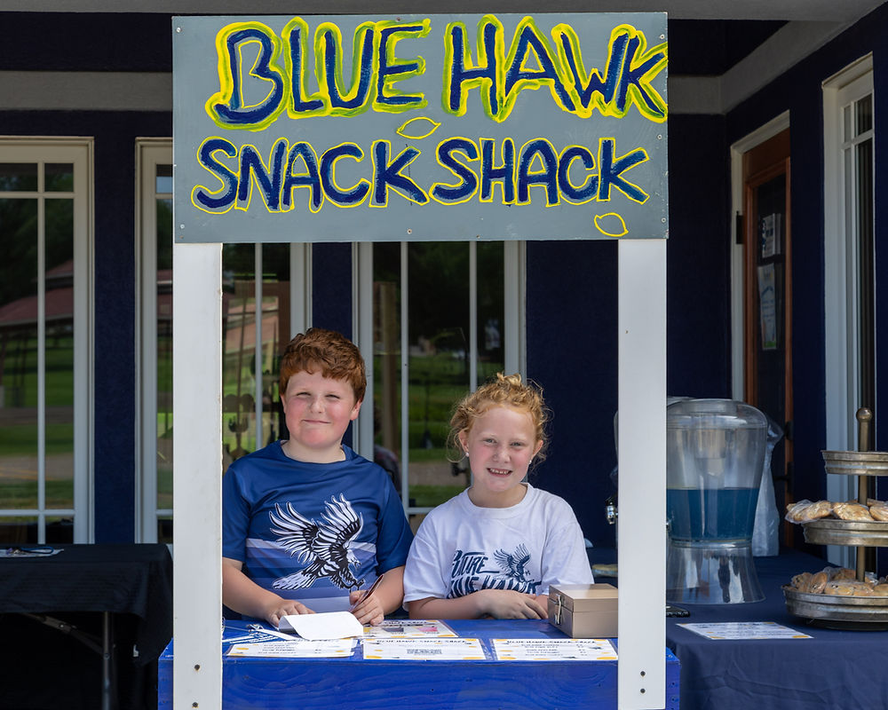 kids running a lemonade stand