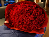 バラの花束(108本).png