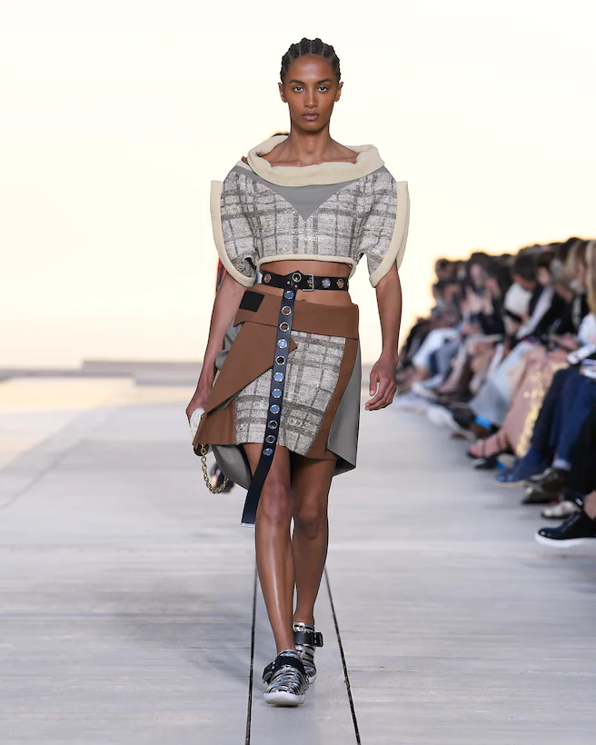 LVCRUISE23_RUNWAY_VISUAL17_LVCOM_1600X2000.webp