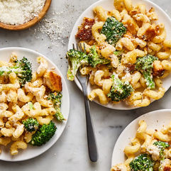 Delicious Broccoli Chicken Caesar Salad with Greek Yogurt Dressing Recipe