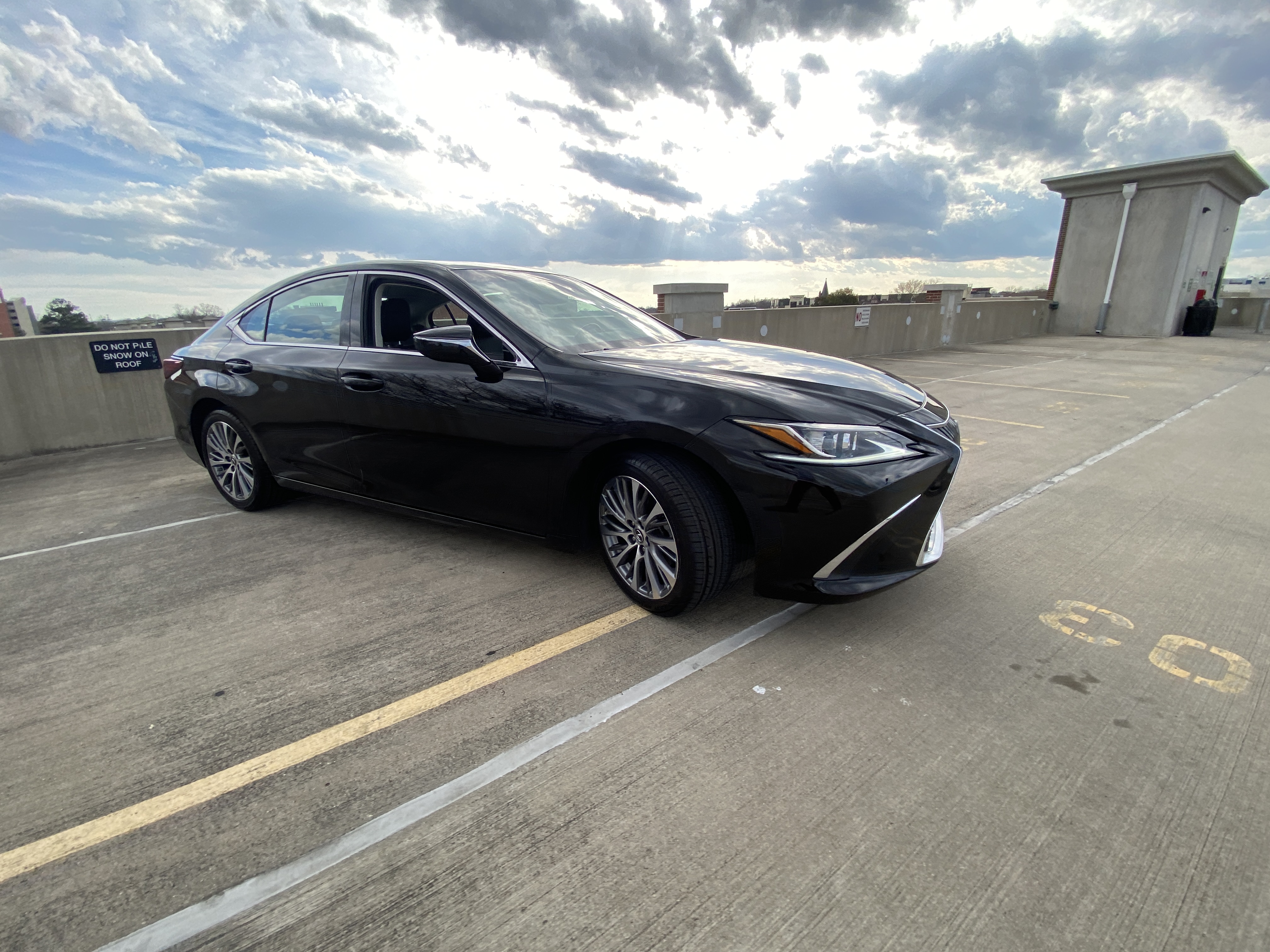 2019 Lexus ES 350's photo