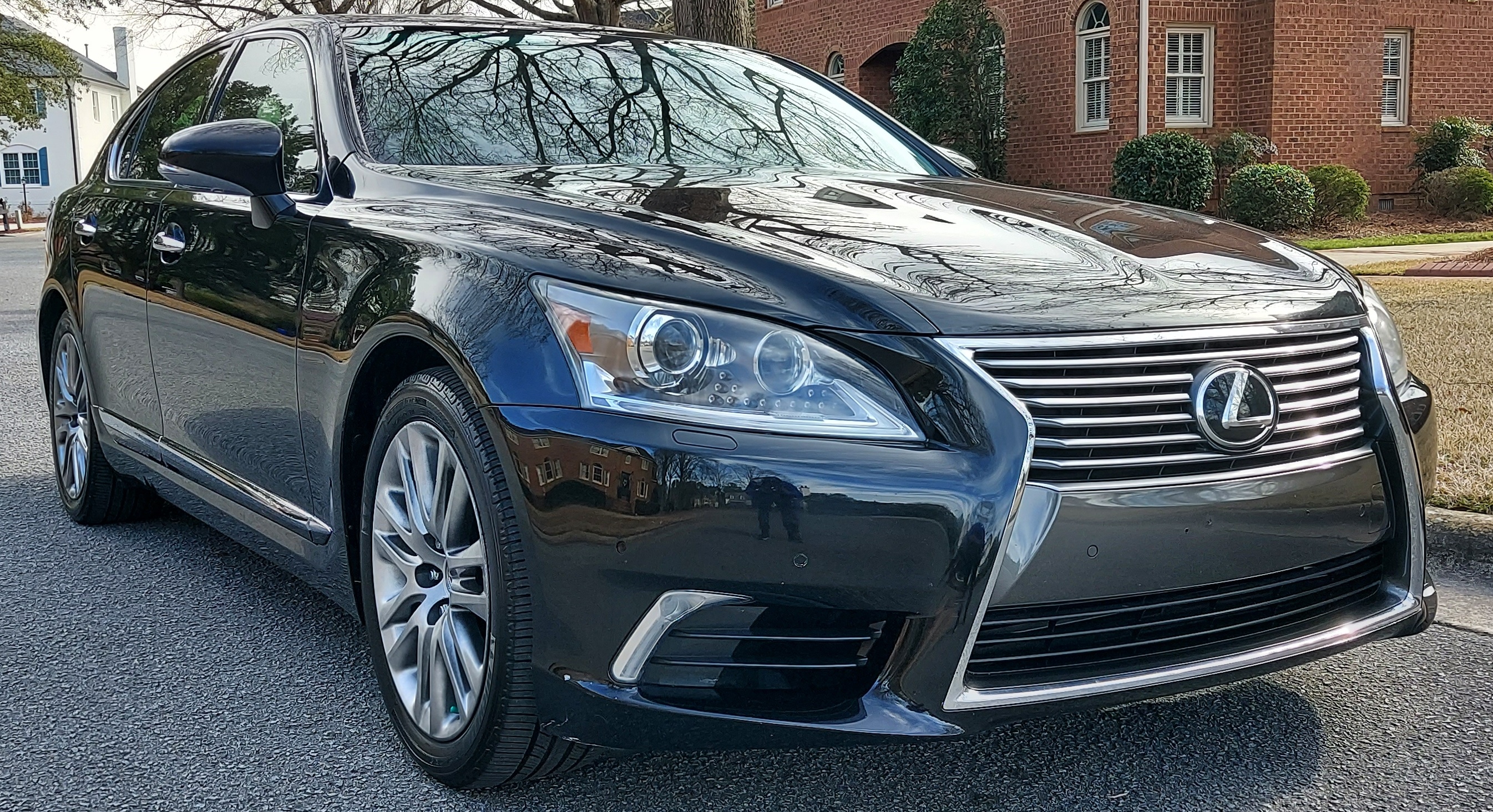 2013 Lexus LS Base's photo