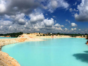 Wisata alam danau biru kawal