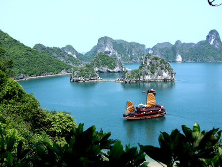 Teluk Ha Long: Permata Hijau Vietnam yang Memukau Dunia!