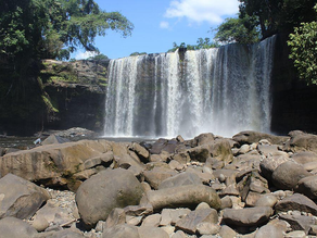 Air Terjun Riam Merasap: Menyelami Keindahan Air Terjun Tersembunyi di Kalimantan