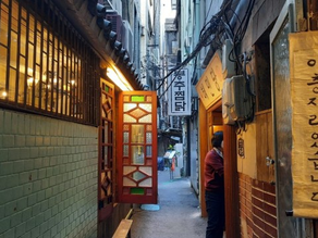 Korea yang Nggak Kamu Lihat di Drama: Cerita di Balik Gang Kecil & Kedai Tersembunyi