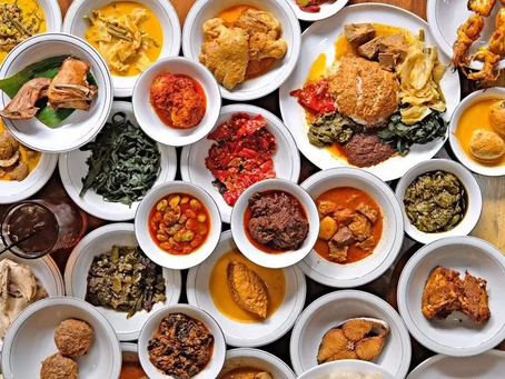 Nasi Padang: Hidangan Kaya Rasa yang Menggoda Lidah
