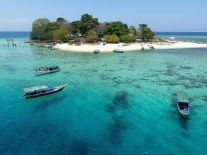 Menikmati Pesona Pulau Samalona: Pantai Indah dan Kehidupan Laut yang Mempesona