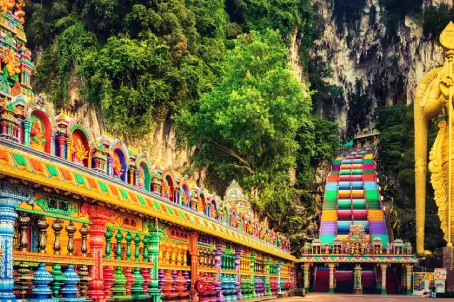 Batu Caves: Destinasi Ikonik yang Wajib Dikunjungi di Malaysia