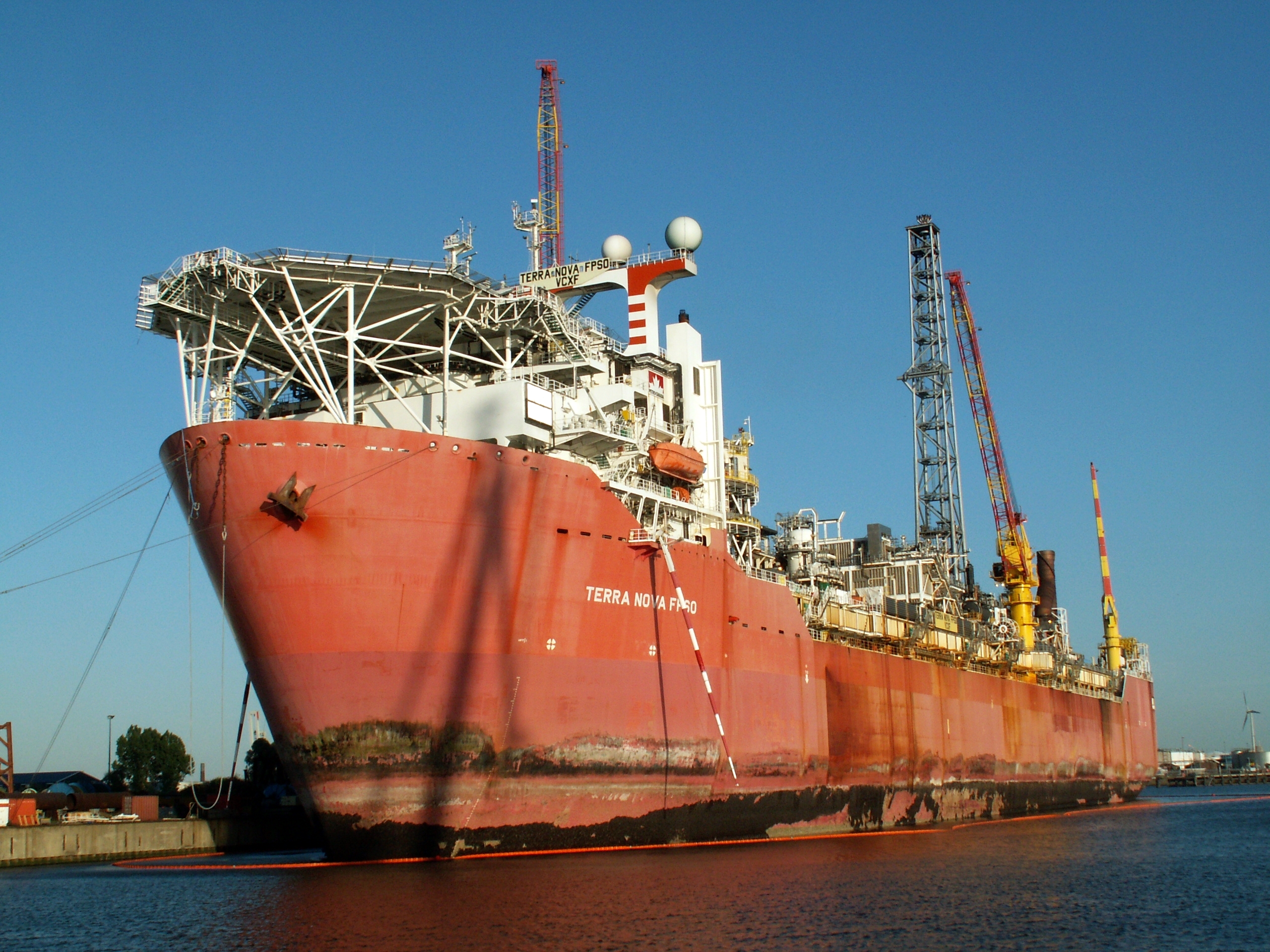 Terra Nova FPSO offshore platform photo