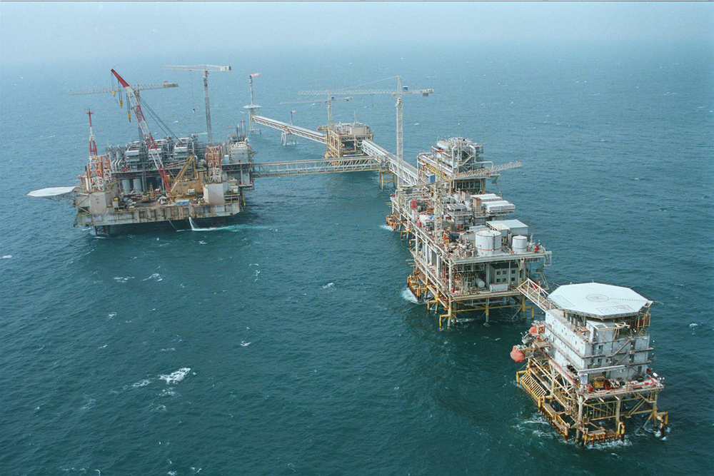 Safaniya offshore platform photo