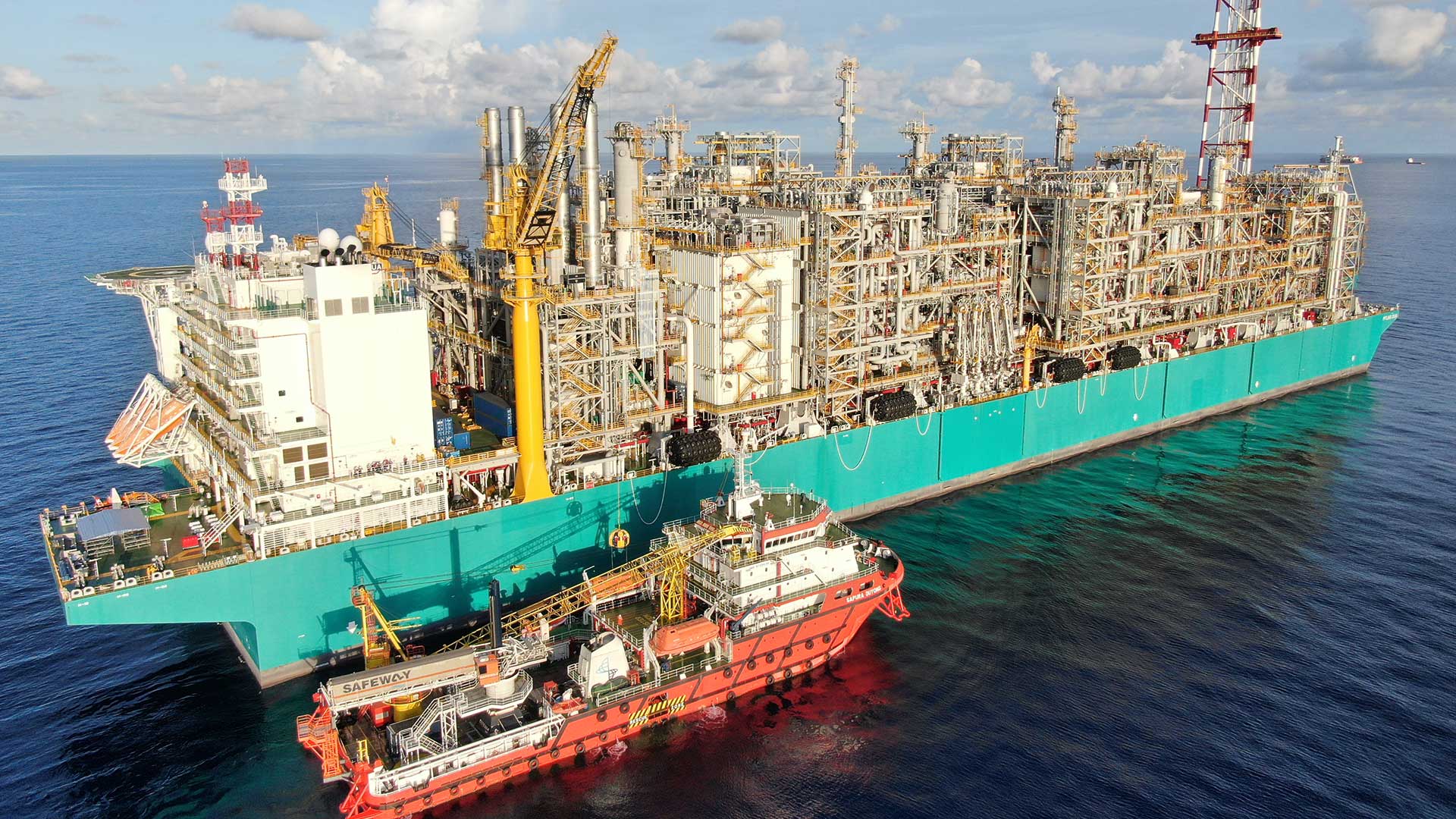 Dua PFLNG offshore platform photo