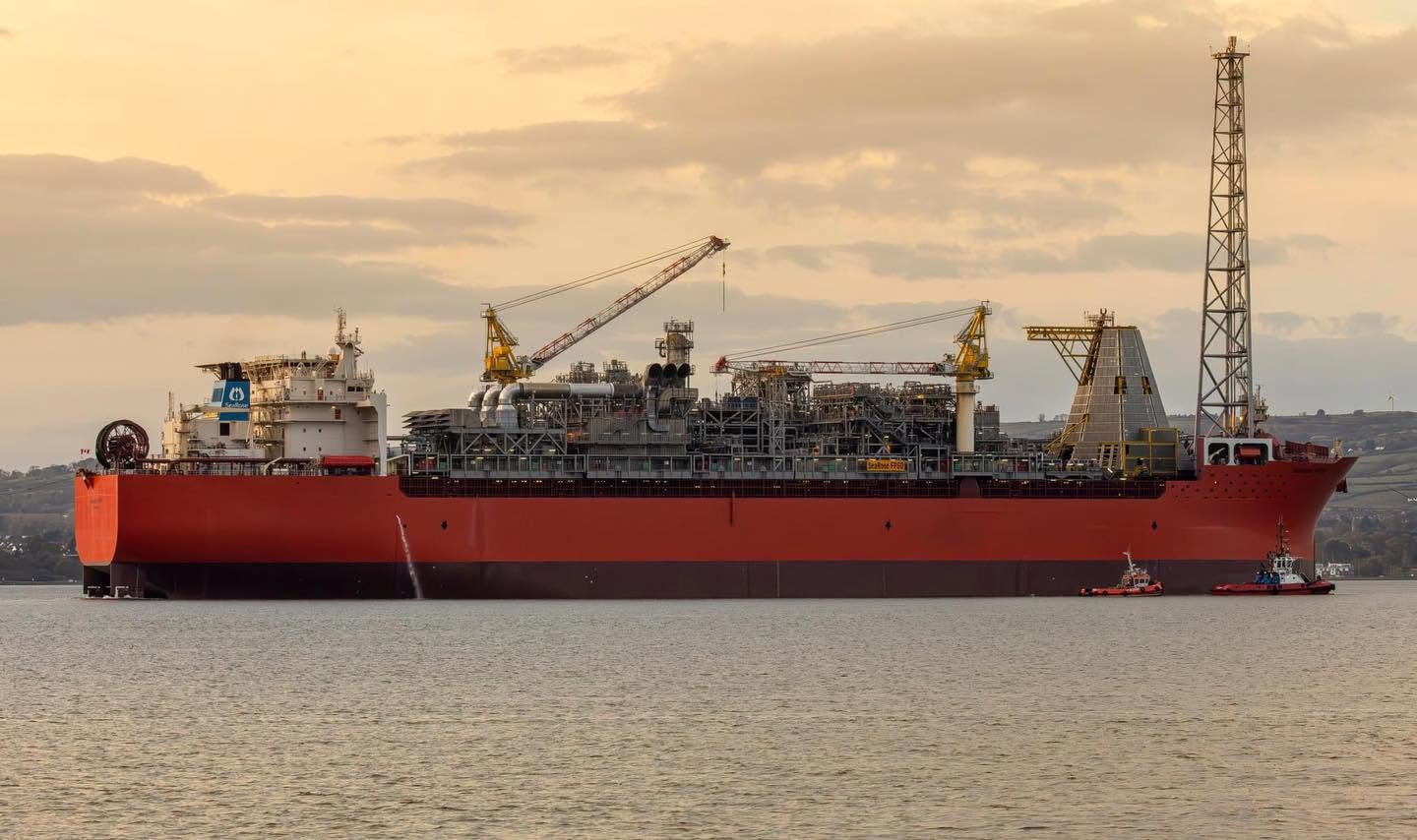 SeaRose FPSO offshore platform photo