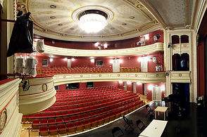 2560px-Görlitz_Theater_01.jpg