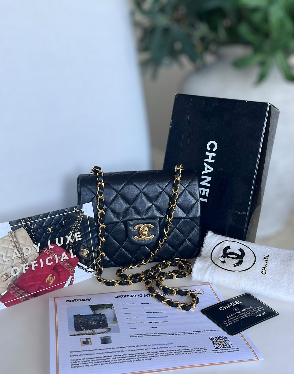 Thumbnail: Chanel Vintage Mini Classic Flap
