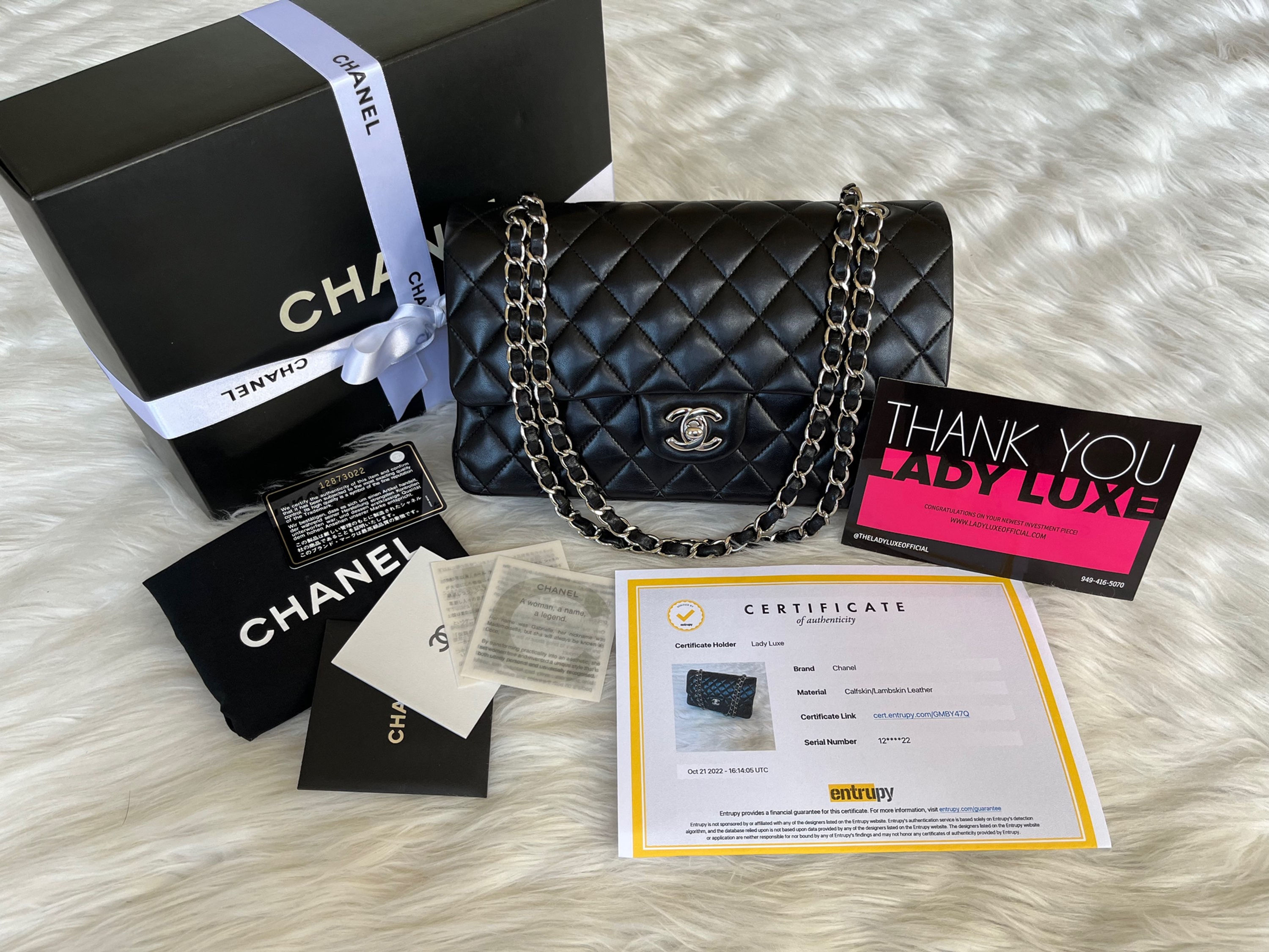 CHANEL Classic Flap M 