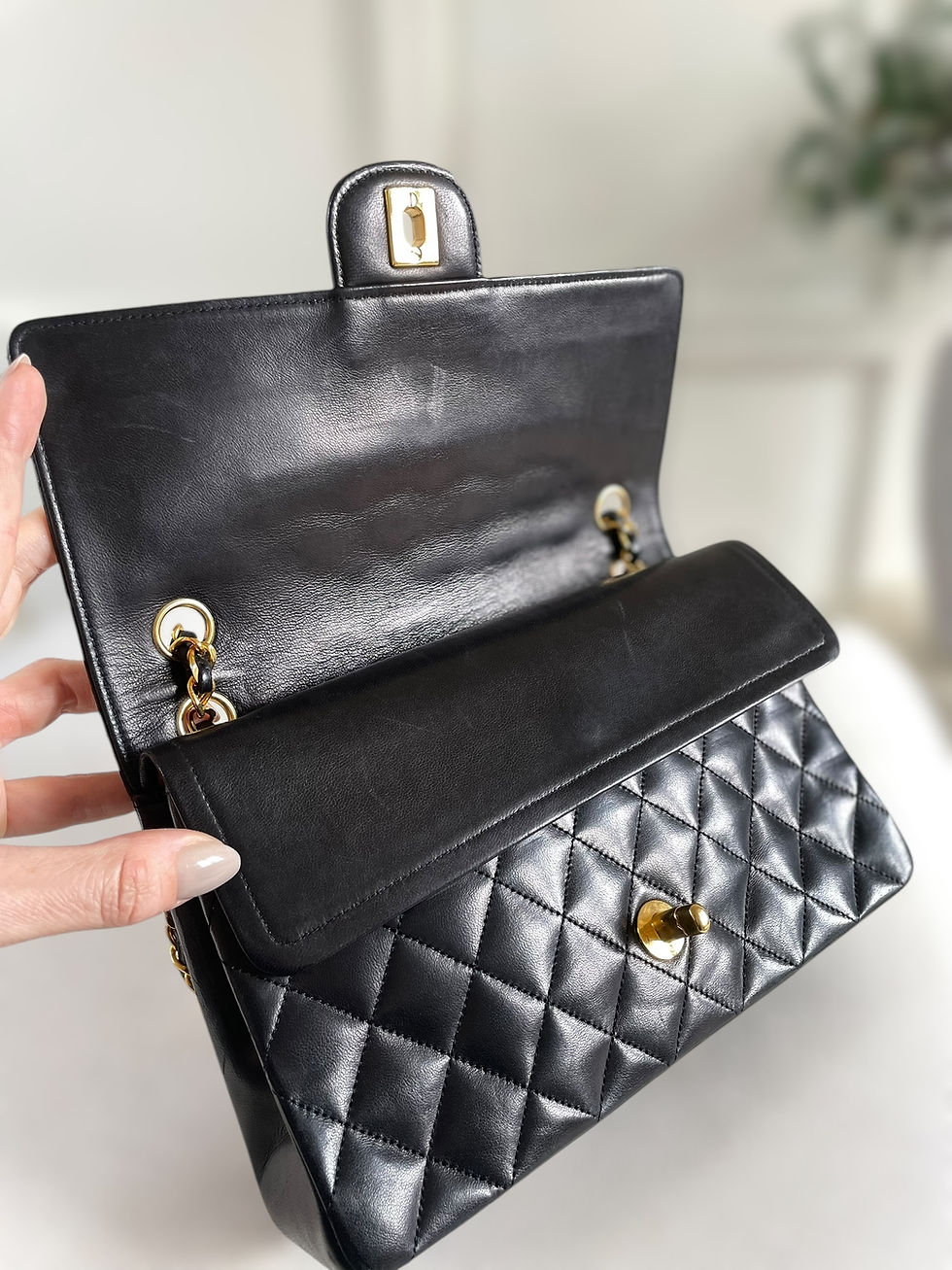 Thumbnail: Chanel Classic Double Flap Medium Series 0