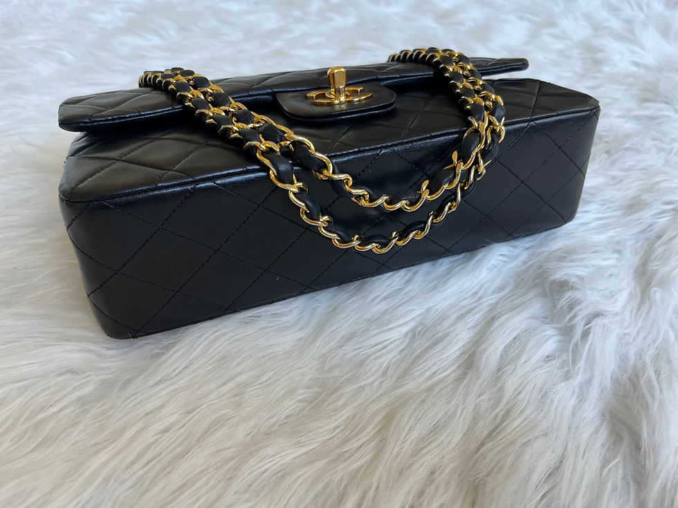 Thumbnail: CHANEL Classic Flap Medium