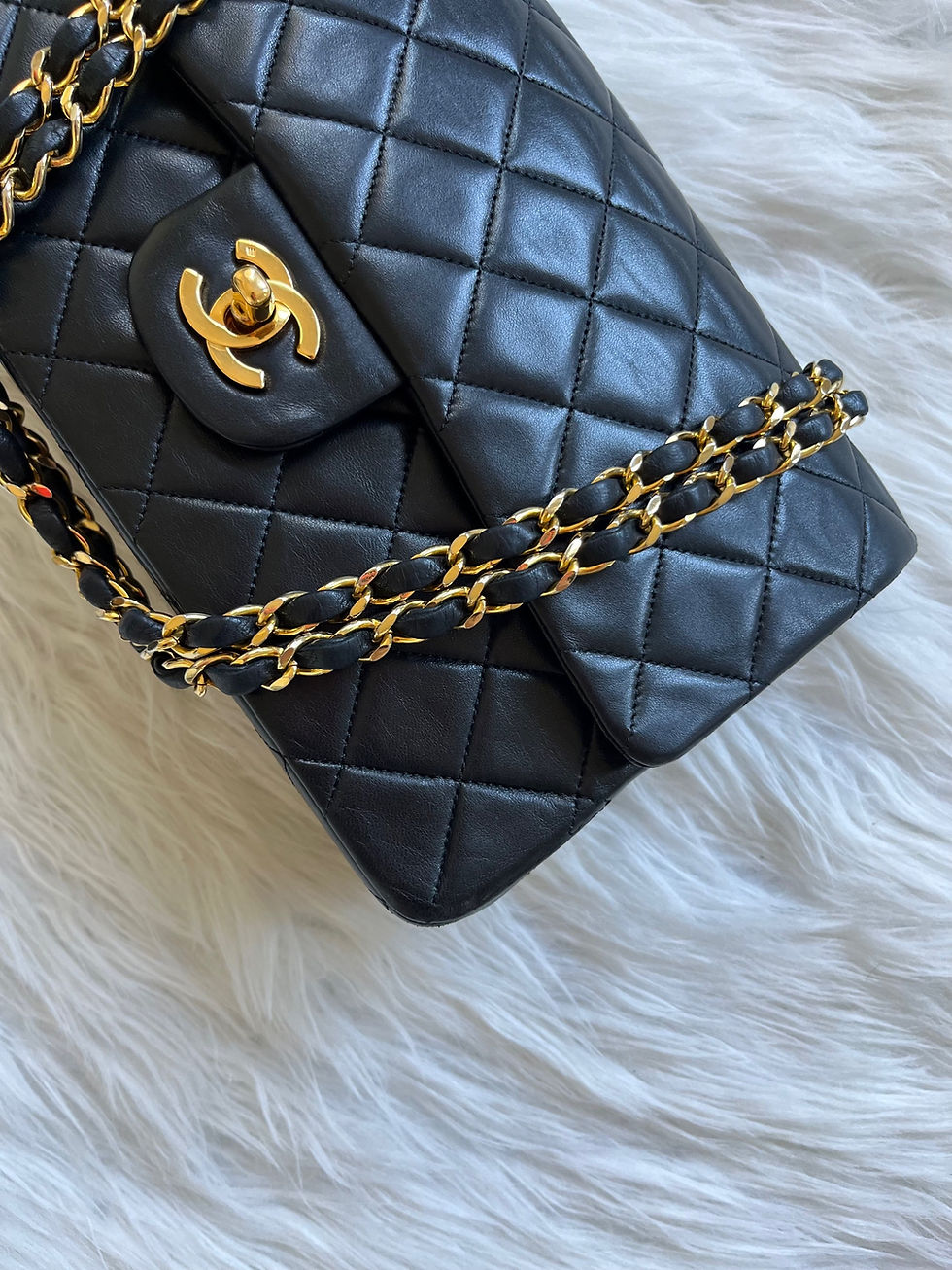 Thumbnail: CHANEL Classic Flap Medium
