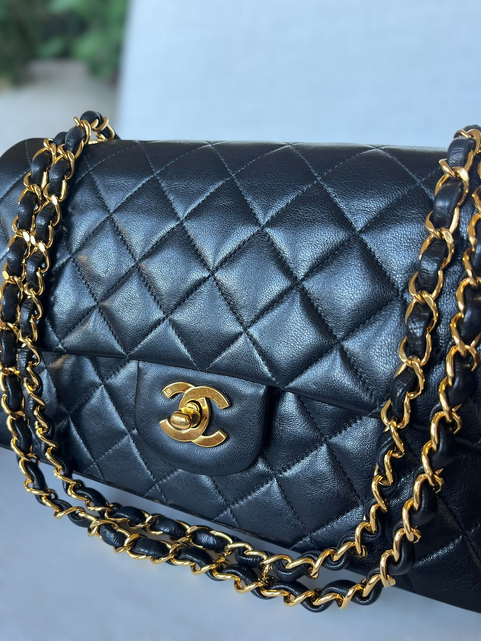 Thumbnail: Medium Classic Double Flap