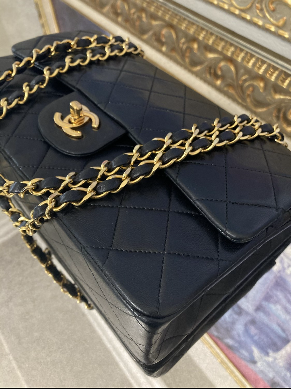 Thumbnail: CHANEL Classic Double Flap Medium