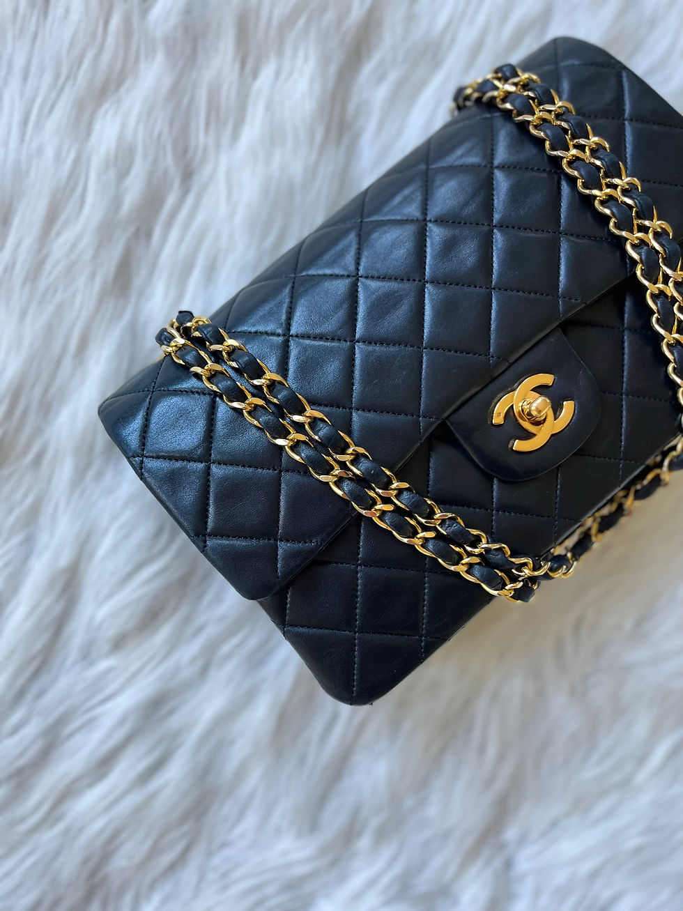 Thumbnail: CHANEL Classic Flap Medium