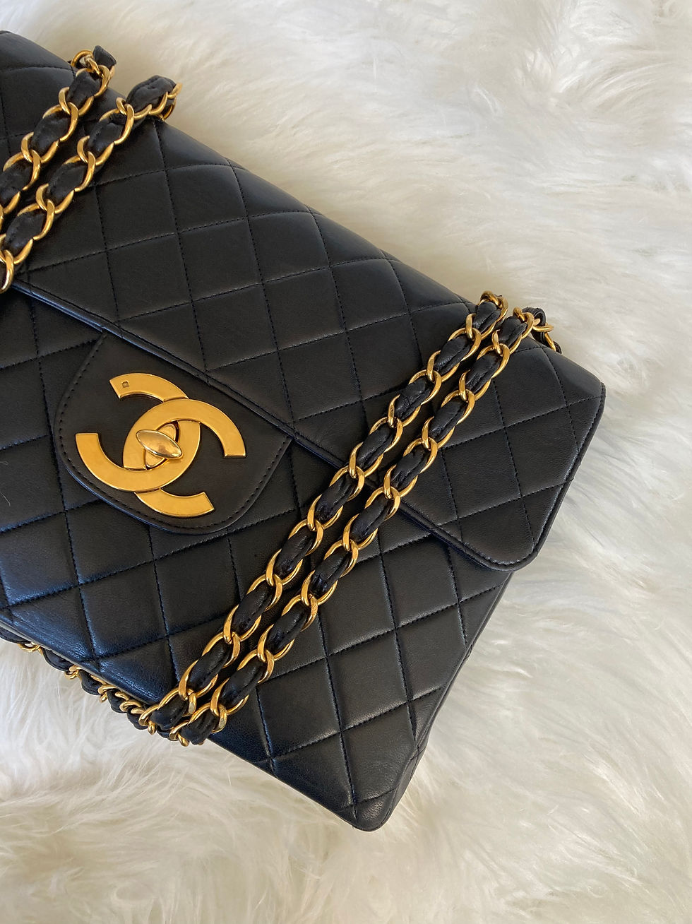 Thumbnail: CHANEL Vintage Jumbo